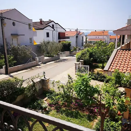Appartement Dora *